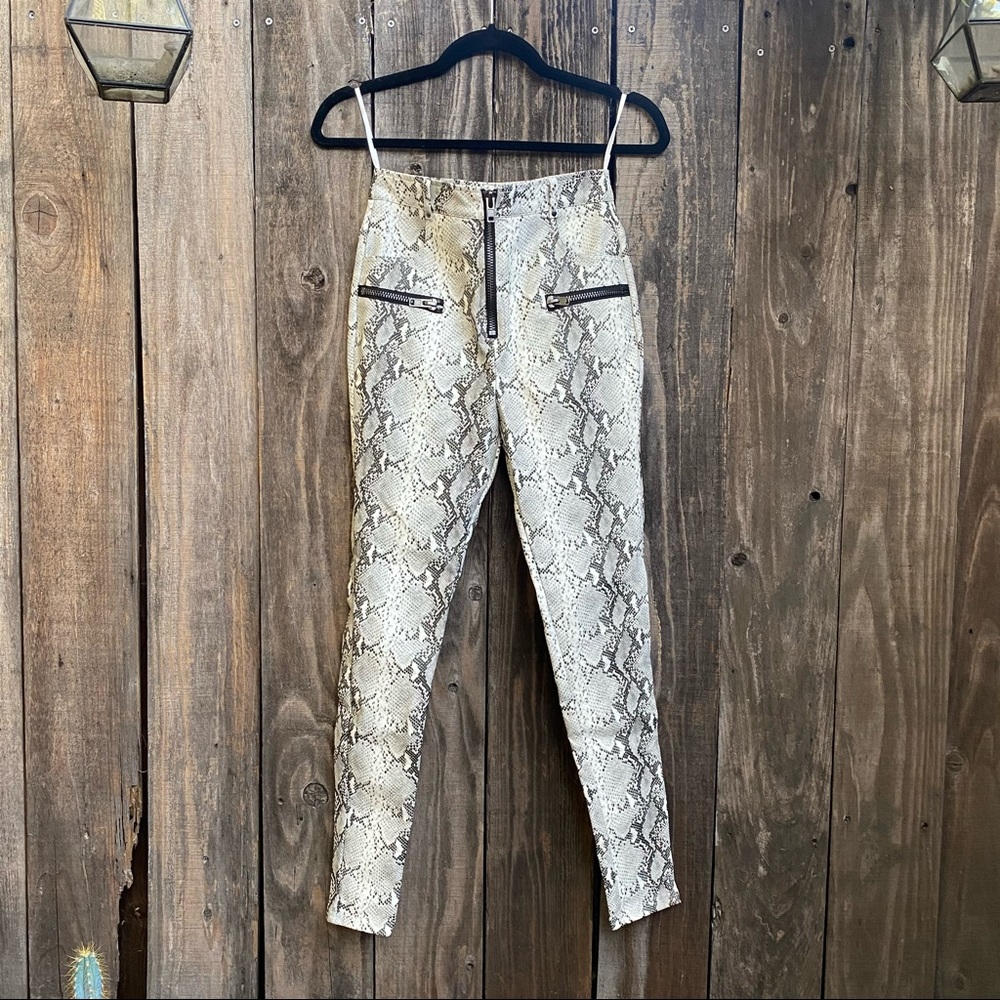 Honey Punch VENOMOUS LOVE HIGH RISE PANTS